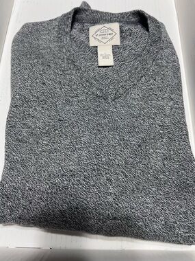 St. John's Bay Men's Heather Gray V-Neck Sweater